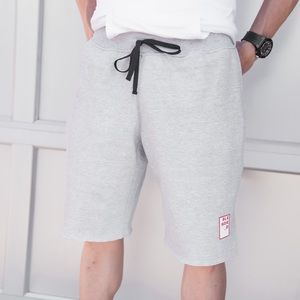 Men’s sweat shorts with drawstring